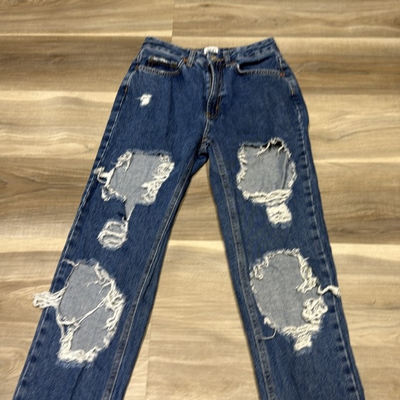 BDG Blue Denim Mom High-Rise distressed Jeans size 24 - Picture 5 of 9